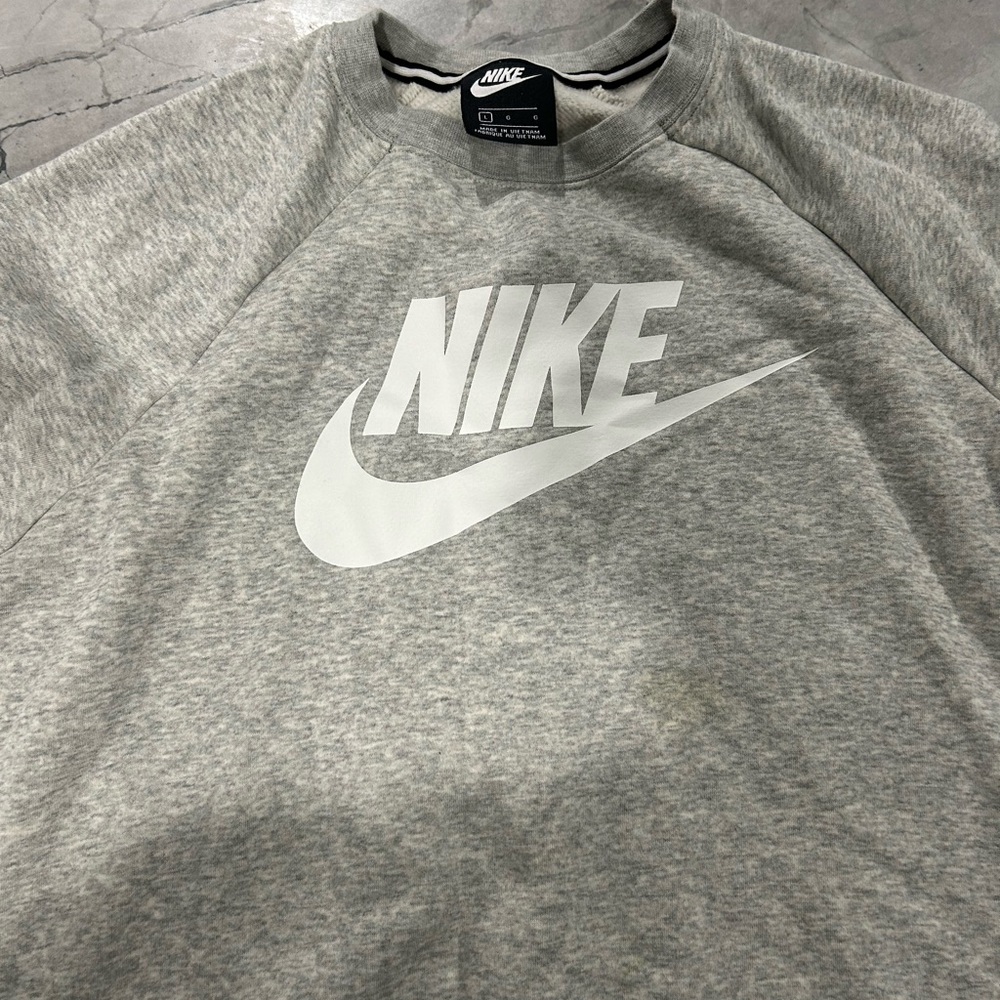Nike Gray Crewneck Sweatshirt
